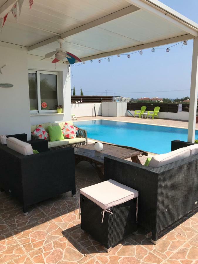 Villa Julia Ajía Nápa